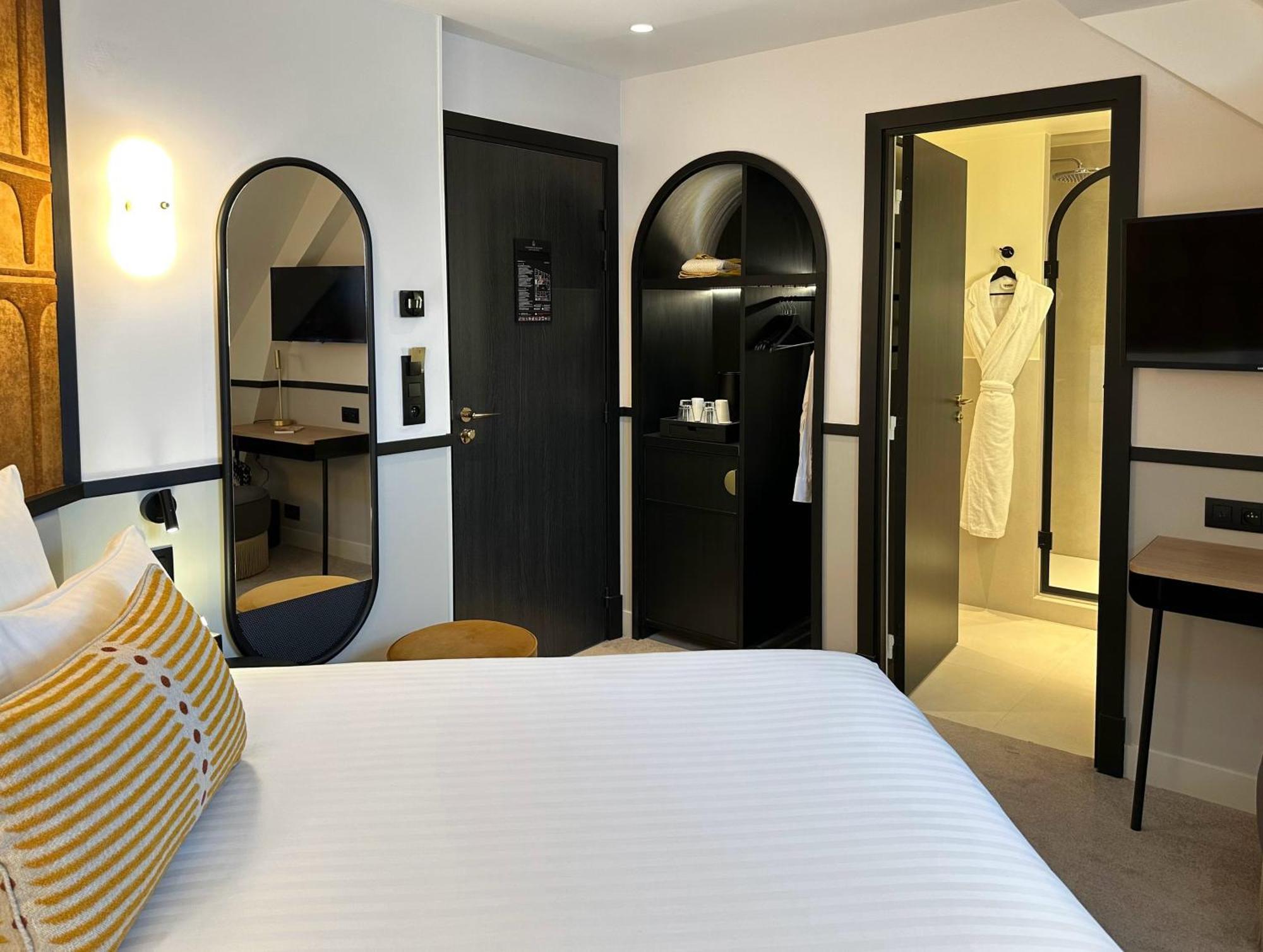 Chambre Simple avec Lit Double